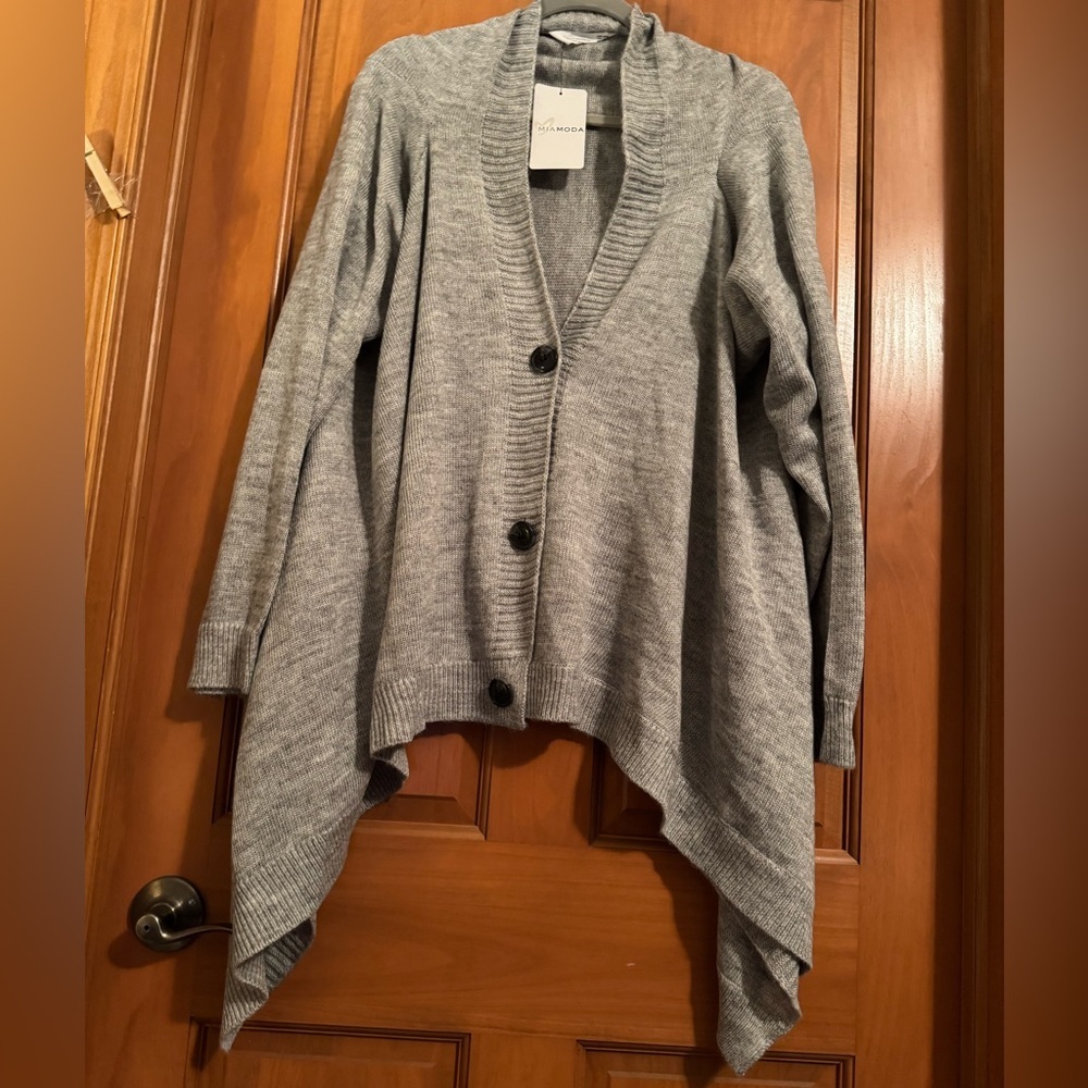 NWT Mia Moda Gray Cardigan with Black Buttons